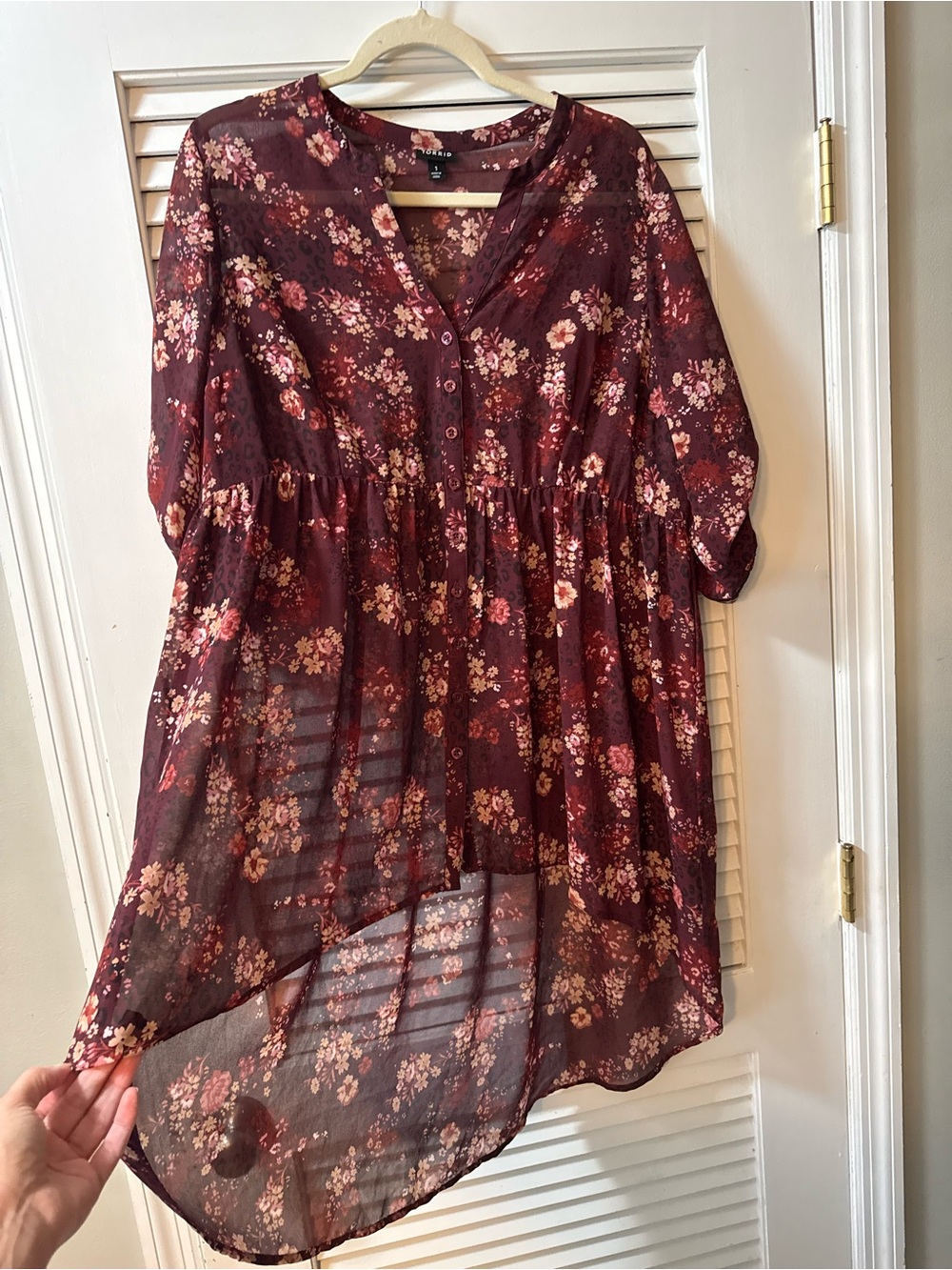 Floral  Sheer Button Torrid top great with leggings